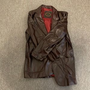 Vintage men's Cottrell & Hayes real leather coat with satin interior

Size 40